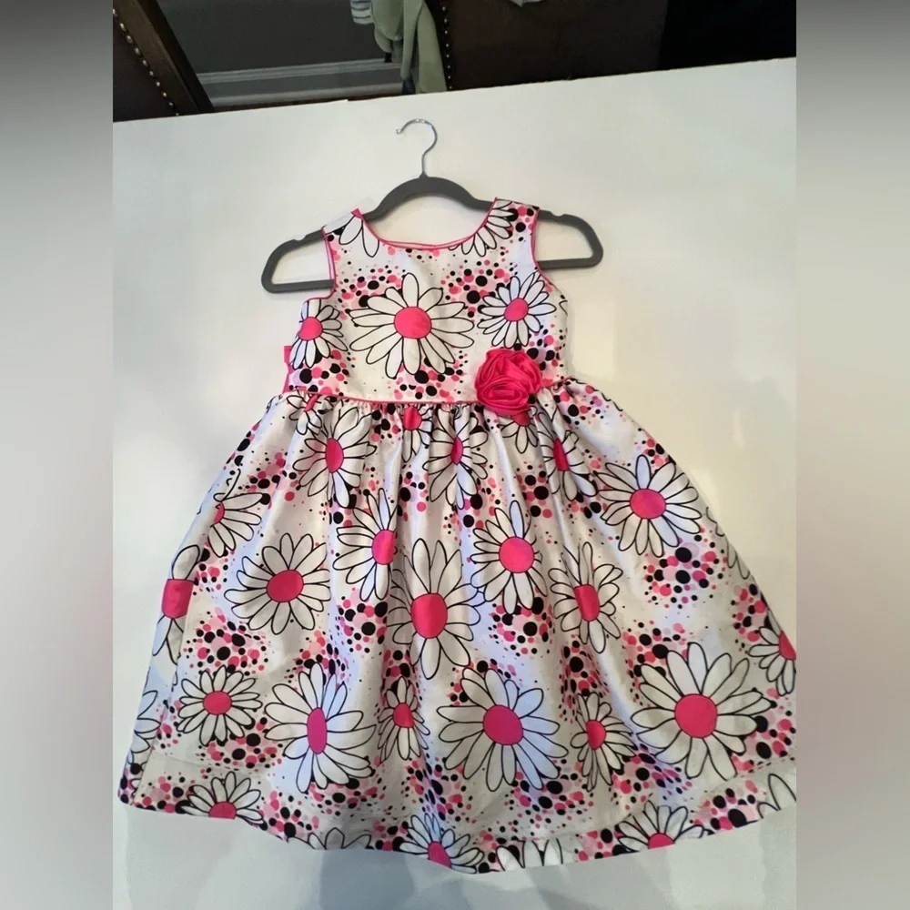 MARMELLATA CLASSICS GIRLS FLORAL DRESS   SIZE 8. WHITE/PINK/BLACK